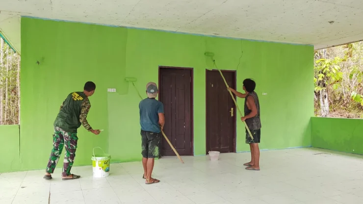 Portal Berita Indonesia dan Dunia Terkini Hari Ini, Update Harian Terbaru, Terlengkap, Tajam, Aktual dan Berimbang. Satgas TMMD Ke-130 Hidupkan Kembali Balai Kampung Yamboi sebagai Ruang Kebersamaan