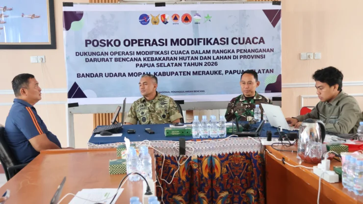 TNI Dukung Operasi Modifikasi Cuaca di Papua Selatan, Semai 10 Ton Garam
