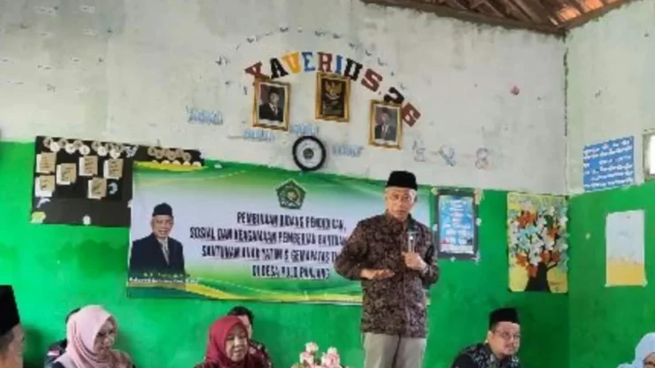 Kepala Kamenag Kanwil Banten Salurkan Bantuan Sosial di Pulo Panjang