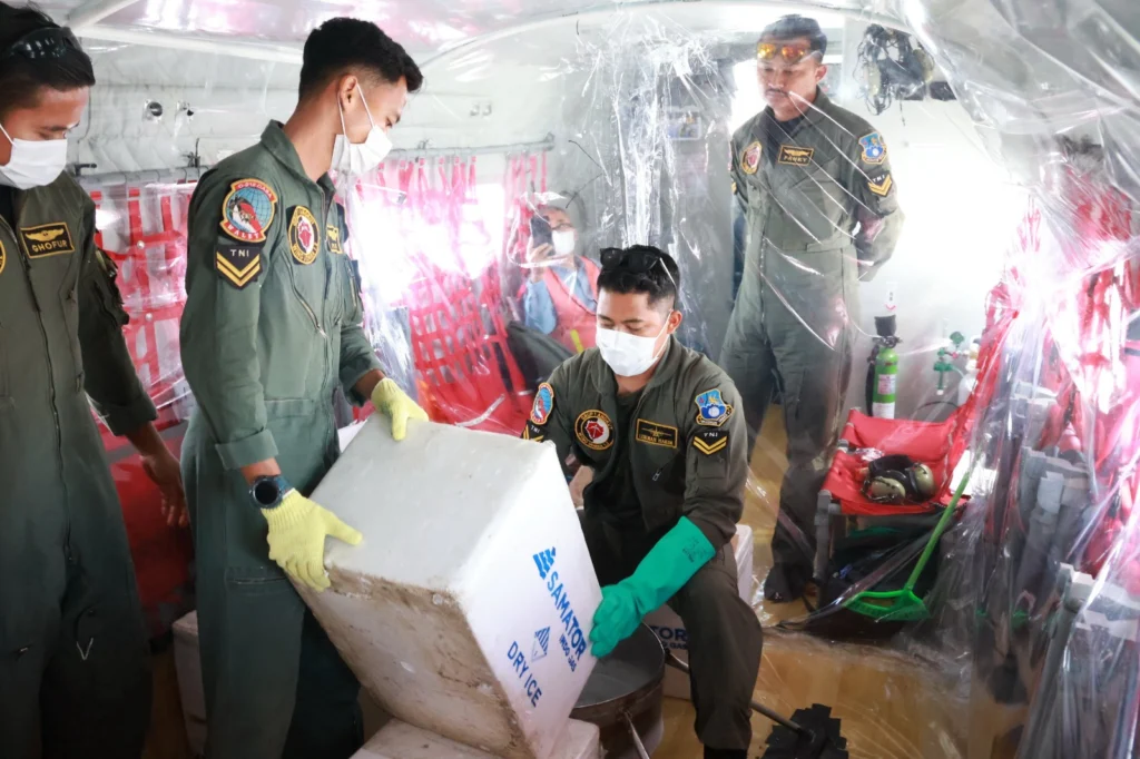 Satgas TNI Kembali Semai 10,8 Ton Bahan Modifikasi Cuaca di Kalimantan - Teropong Rakyat