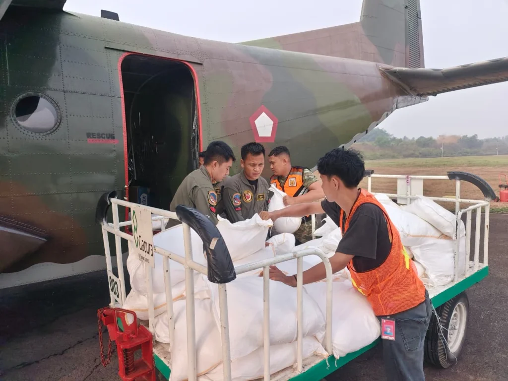 Percepat Penanganan Karhutla di Palembang, Satgas Udara Semai 7,2 Ton Dry Ice dan NaCl - Teropong Rakyat