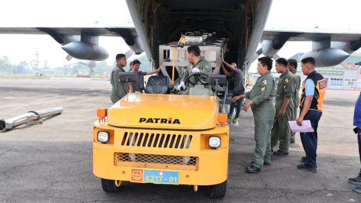Penanggulangan Karhutla di Palembang, Satgas Udara Semai 7,2 Ton Bahan Operasi Modifikasi Cuaca