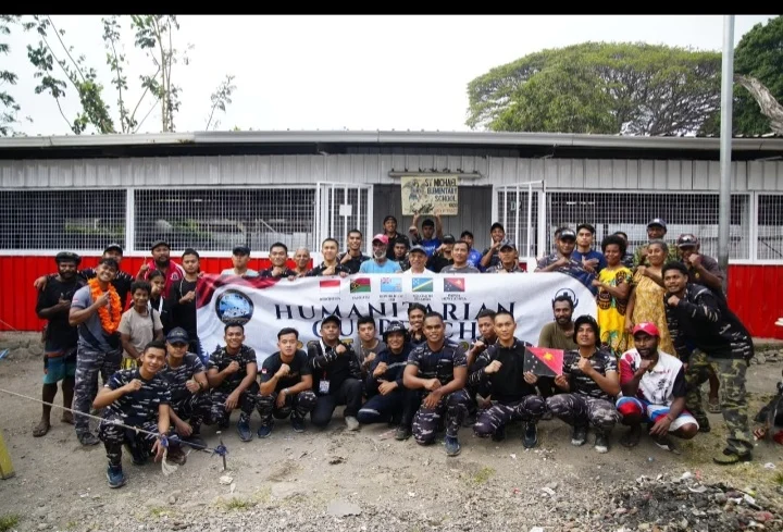 Portal Berita Indonesia dan Dunia Terkini Hari Ini, Update Harian Terbaru, Terlengkap, Tajam, Aktual dan Berimbang. Satgas Port Visit 2026 Perkuat Diplomasi Militer Melalui Bakti Sosial Di Papua Nugini - Teropong Rakyat