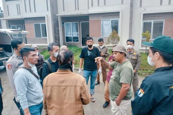 Portal Berita Indonesia dan Dunia Terkini Hari Ini, Update Harian Terbaru, Terlengkap, Tajam, Aktual dan Berimbang. Wanita 34 Tahun Ditemukan Meninggal di Rumahnya di Tenjo Bogor
